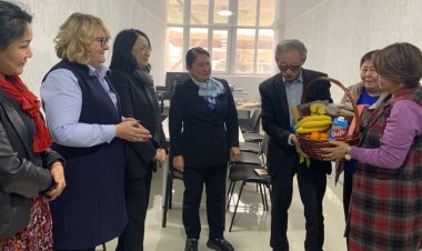 Handing over of the relay by Nooruz