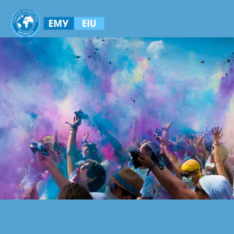 Празднование Холи в ЕМУ