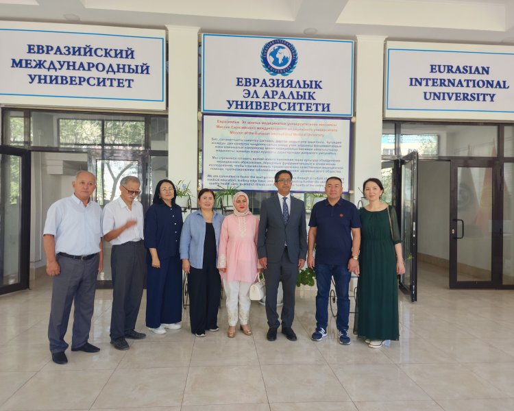 Чрезвычайные и полномочные послы Республики Пакистана и Кыргызской Республики в Евразийском международном университете