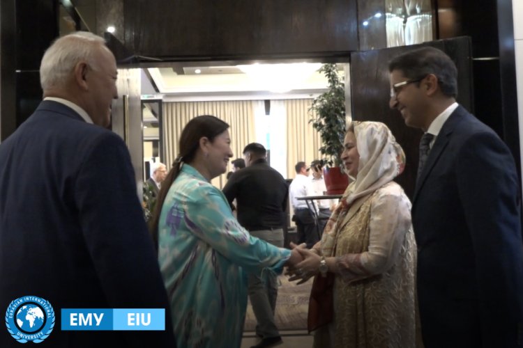 Ректор Евразийского международного университета Роза Аманова посетила фестиваль Mango