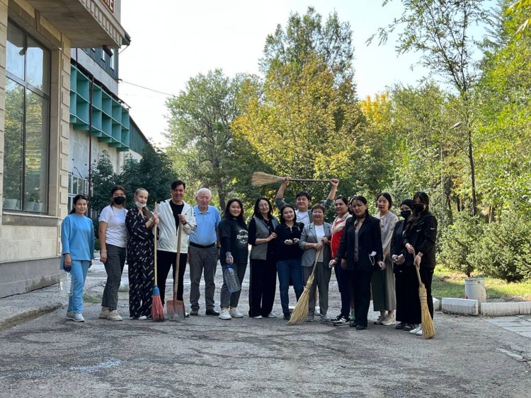 ЕМУ участвовал в общегородском субботнике!