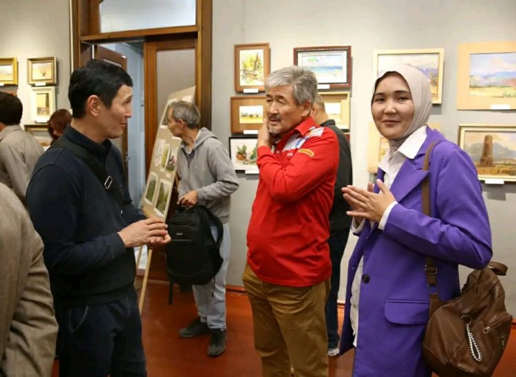 Евразия Эл аралык университетинин студенттери жана окутуучулары сүрөт көргөзмөсүнөн шыктанышты