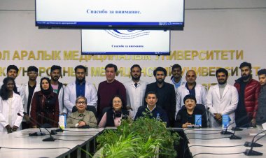 Милдеттүү медициналык камсыздандыруу фонду менен студенттердин жолугушуусу