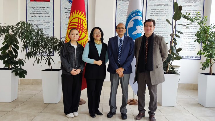 Гость из университета Бахрия