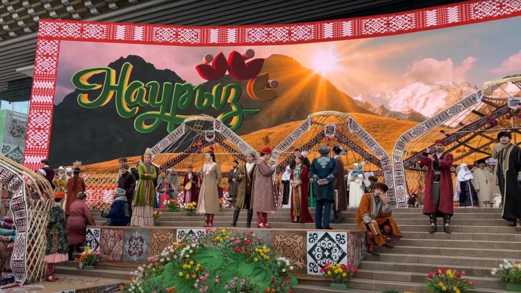 Студенты ЕМУ на ярмарке этнодизайна в Алматы