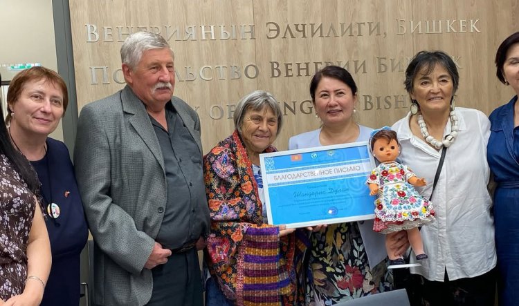 КУЛЬТУРНЫЙ ДИАЛОГ СКВОЗЬ ВЫШИВКУ: ВИЗИТ ВЕНГЕРСКОГО МАСТЕРА В КЫРГЫЗСТАН