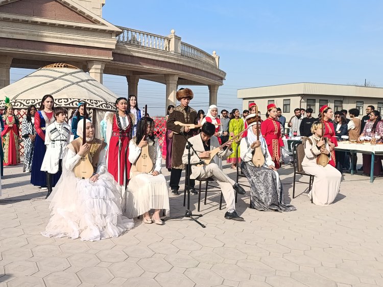 Яркое празднование Нооруз