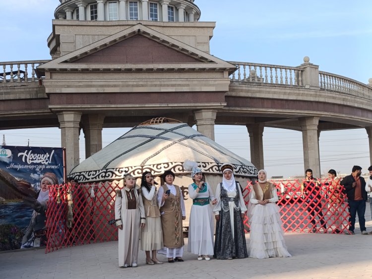 Яркое празднование Нооруз